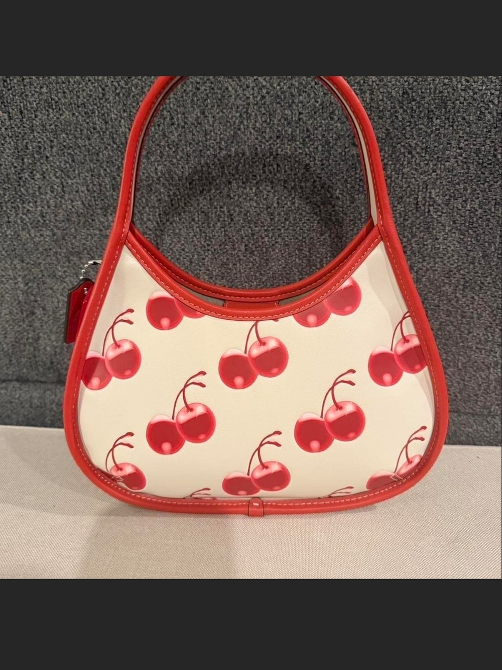 🍒Coach Coachtopia Ergo Bag in Cherry Print🍒